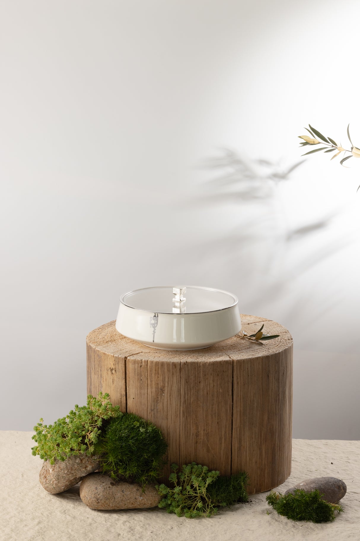 Liqa'a - Medium Decorative Canister - Pearl White & Silver