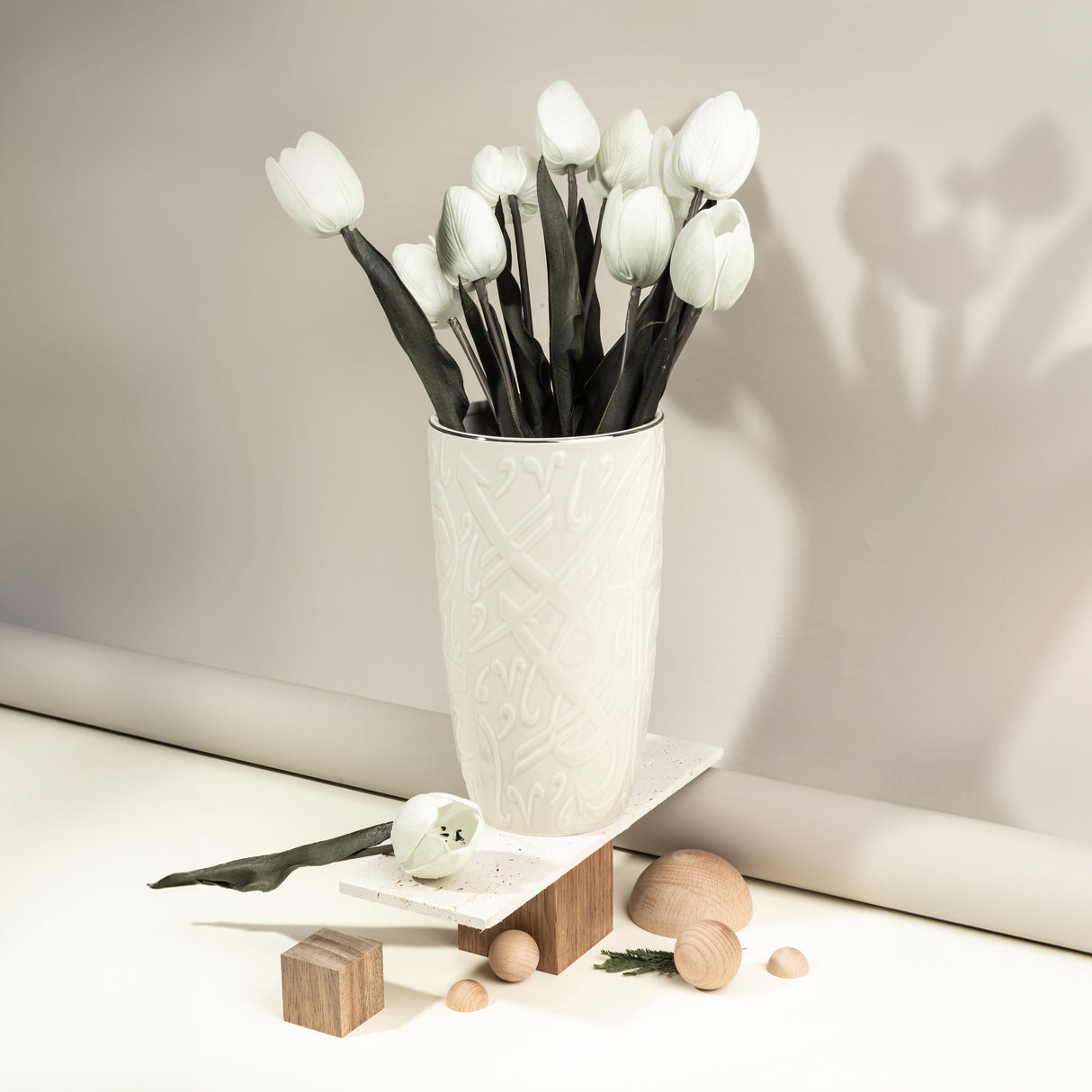 Luxury Diwan - Large Decorative Vase  - Pearl & Silver