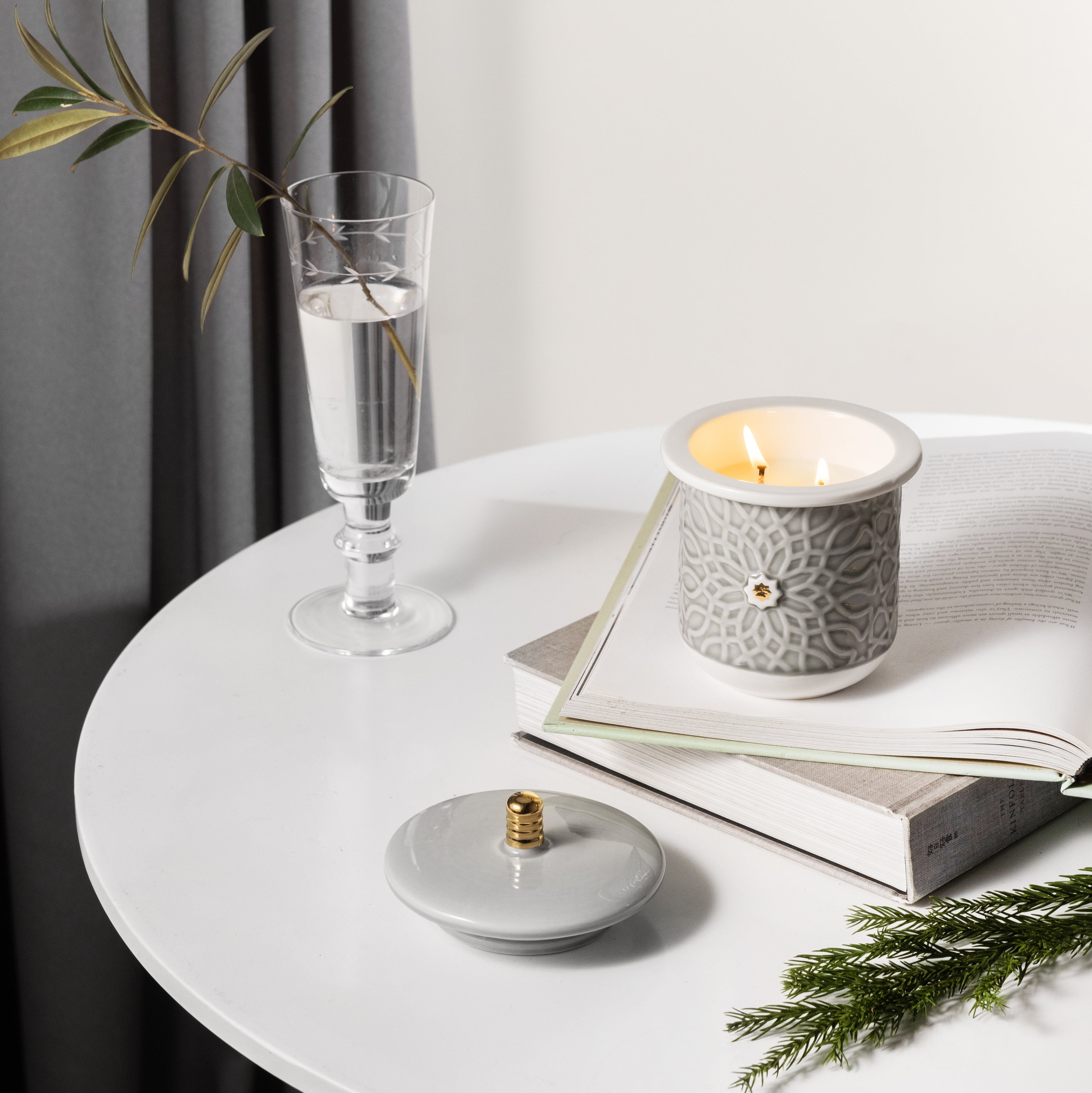 Asala - Medium Candle| Wild Cedarberry - Grey & Gold