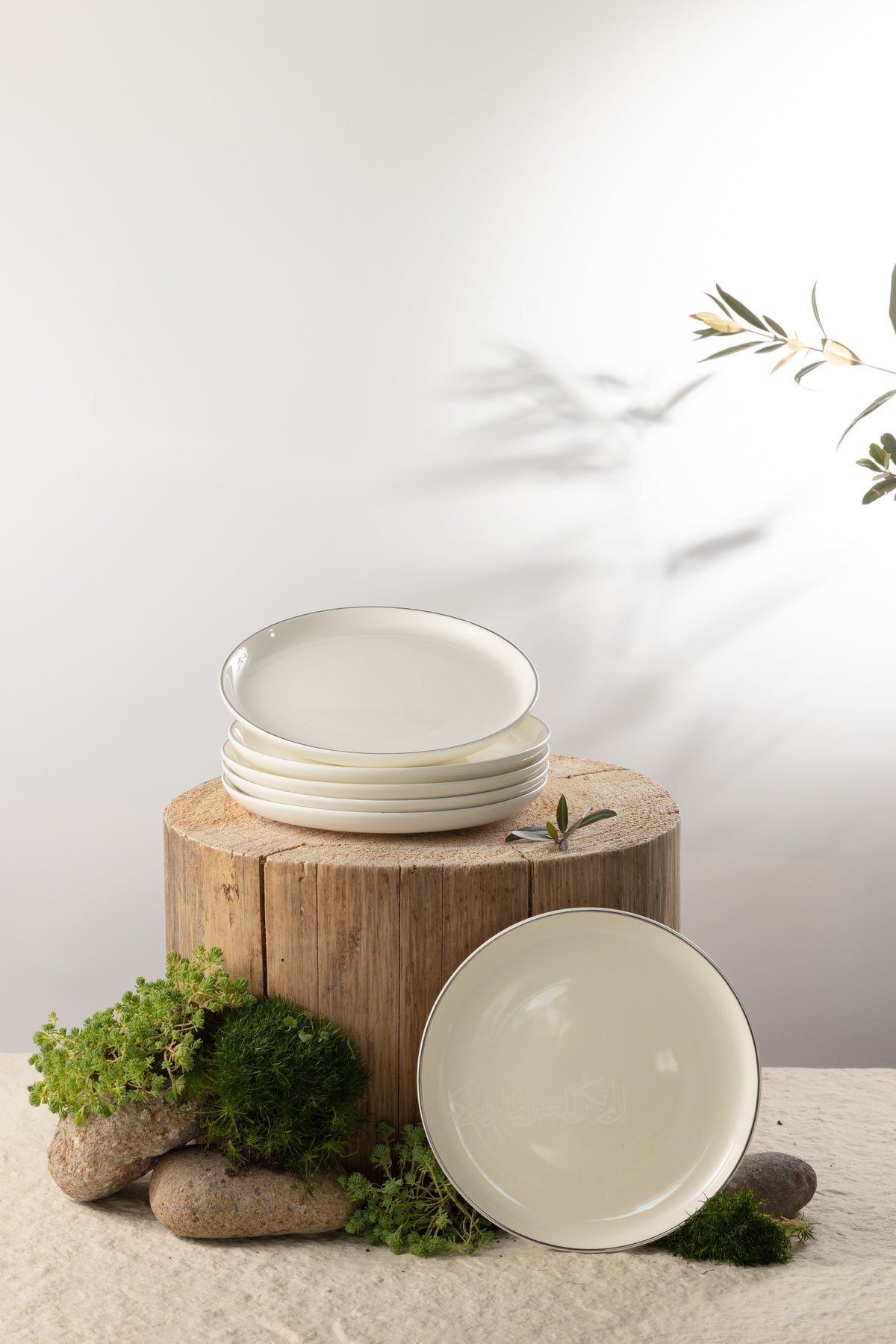 Liqa'a - Dessert Serving Plates - Pearl White & Silver