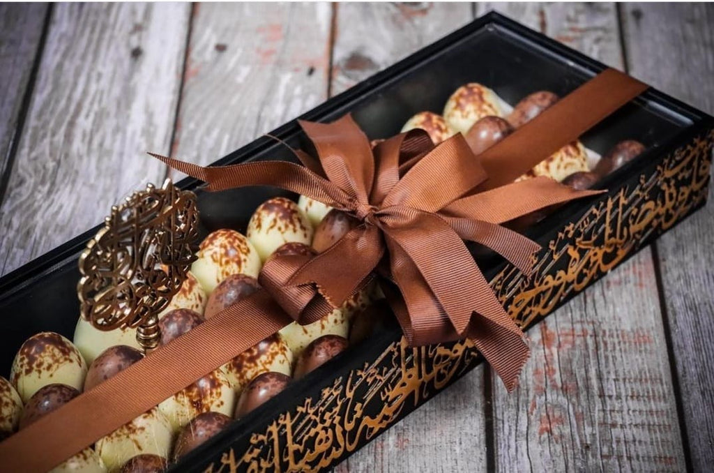 Noir Elegance 22" Slim Bamboo Tray – Black & Gold