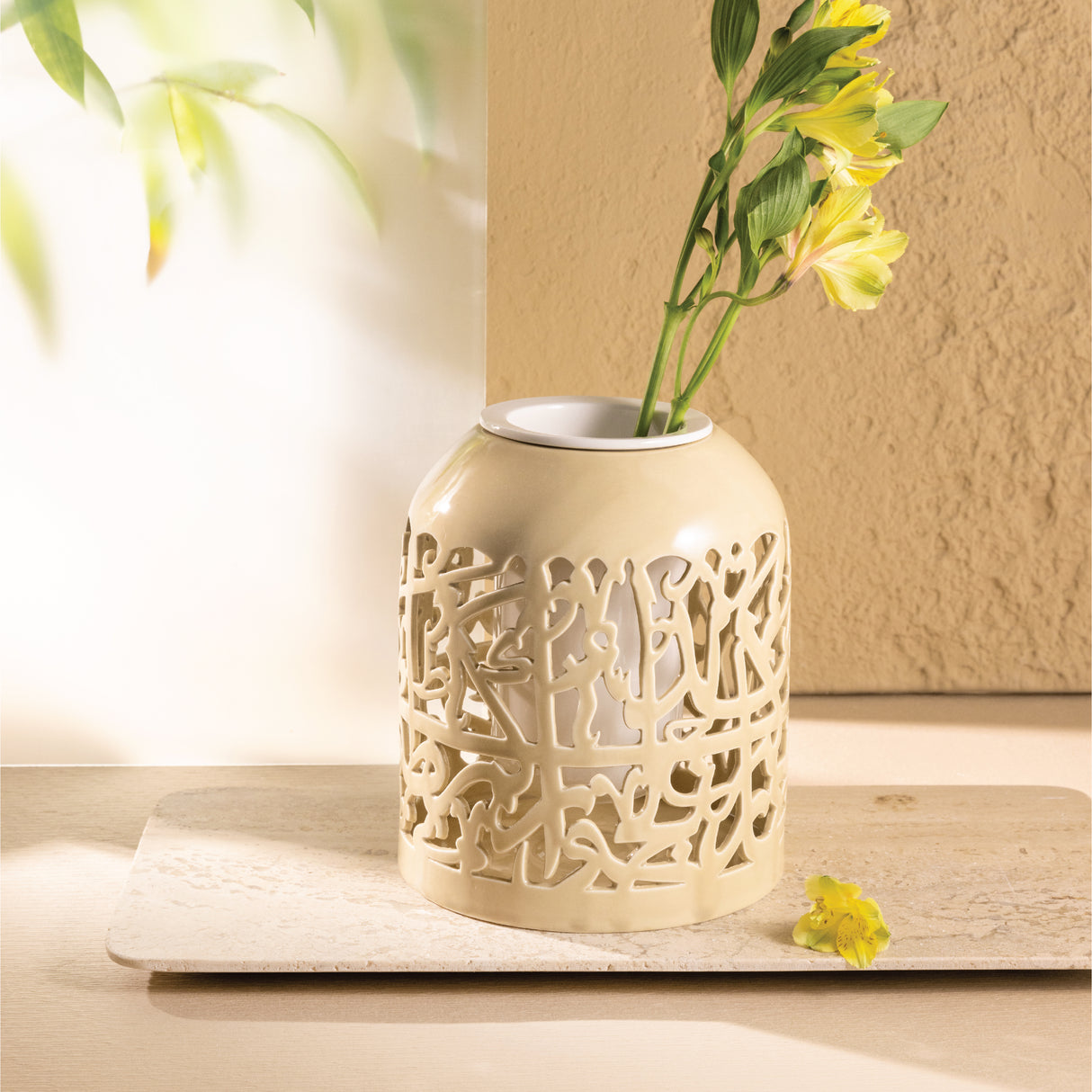 Jiwar - Large Decorative Vase - Ivory & Gold