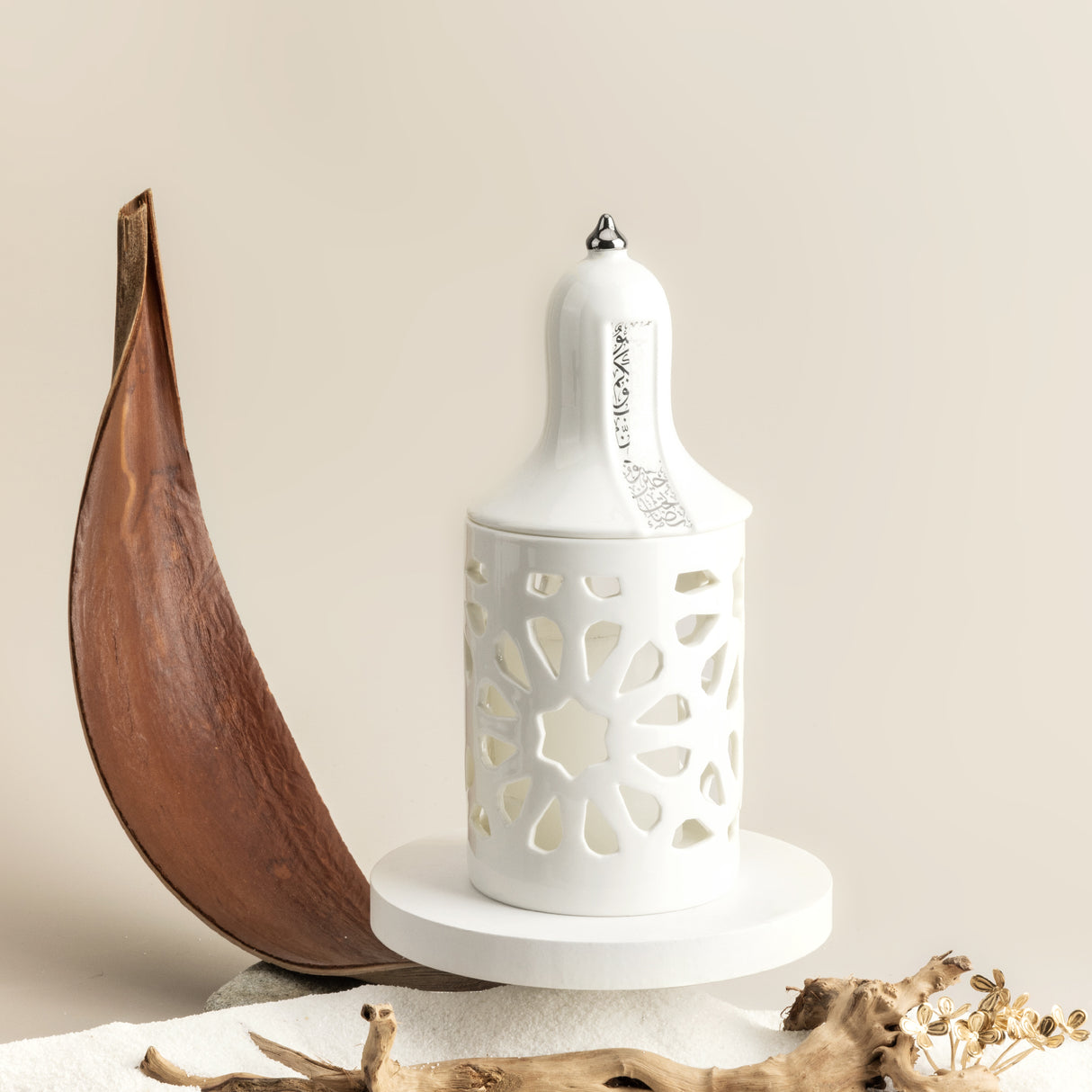 Luxury Noor  - Medium Lantern Candle Holder - White & Silver