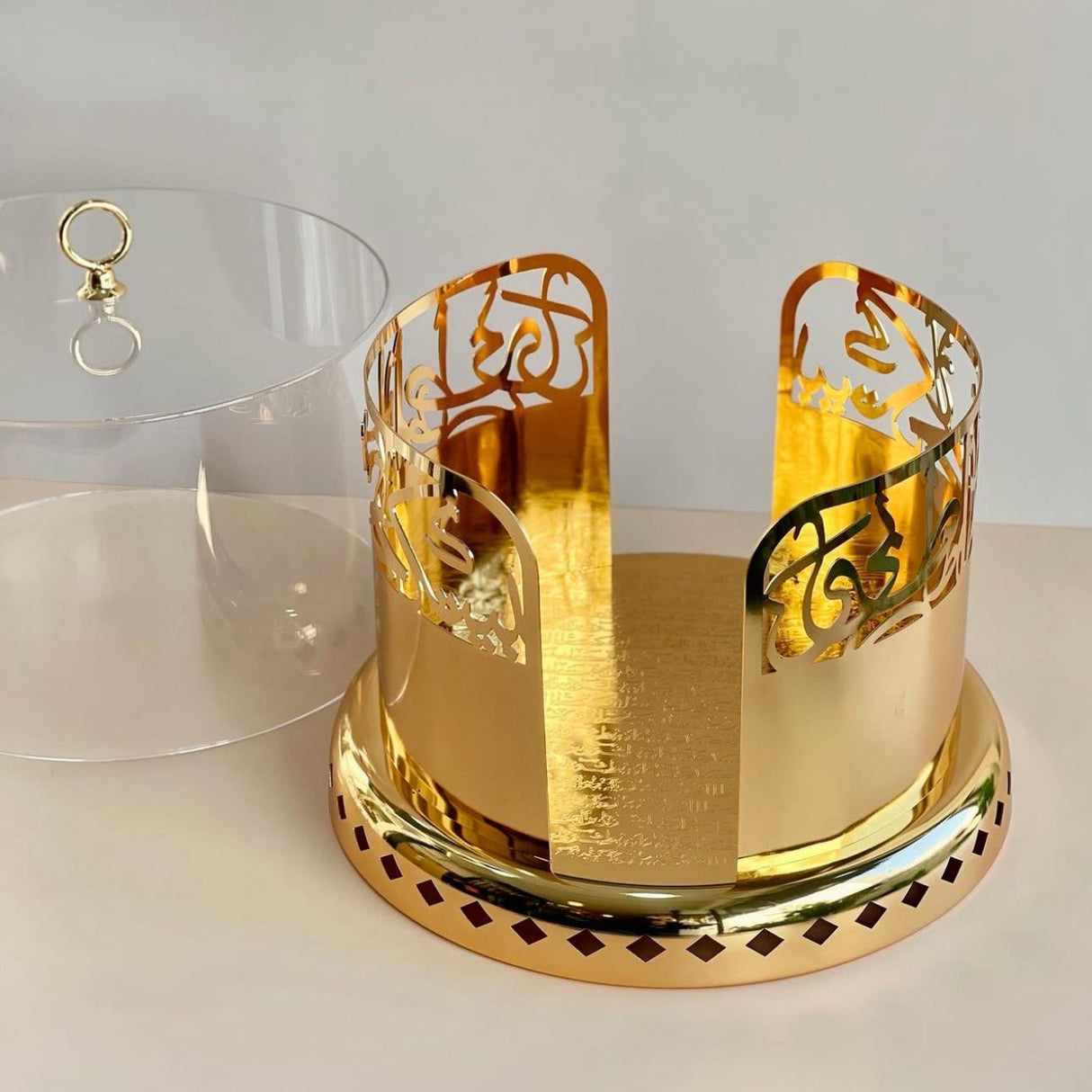 Jiwar - Large Sleek Plate Stand - Gold