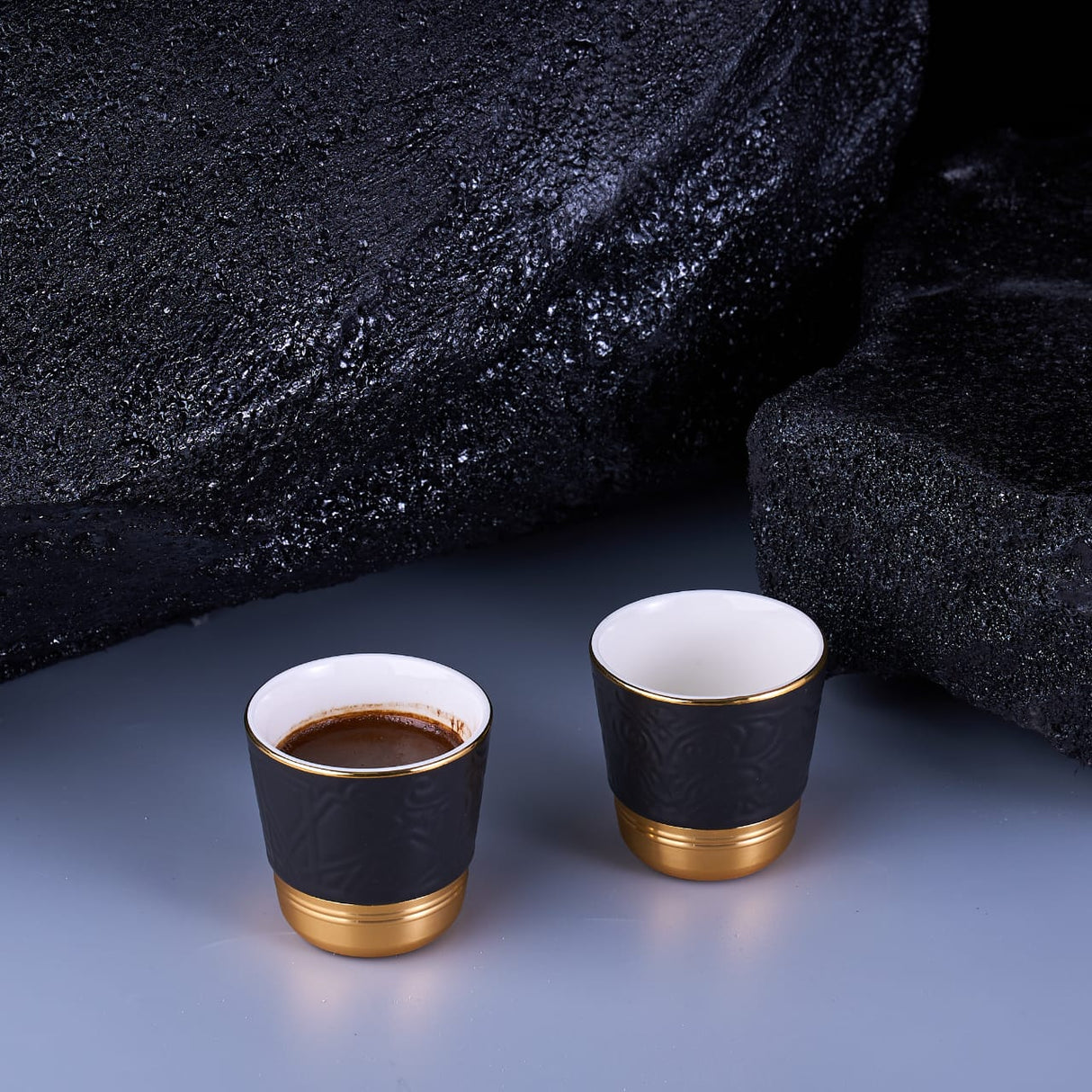 Luxury Majlis - Tazas de café expreso (juego de 2) - Negro mate